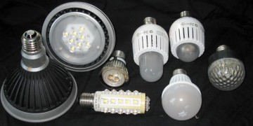 Sute de accesorii pentru iluminat, confiscate în Constanţa